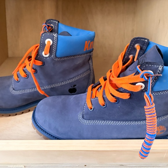 Timberland Knicks Blue and Orange Men's Boots size 7.5. - Picture 2 of 6